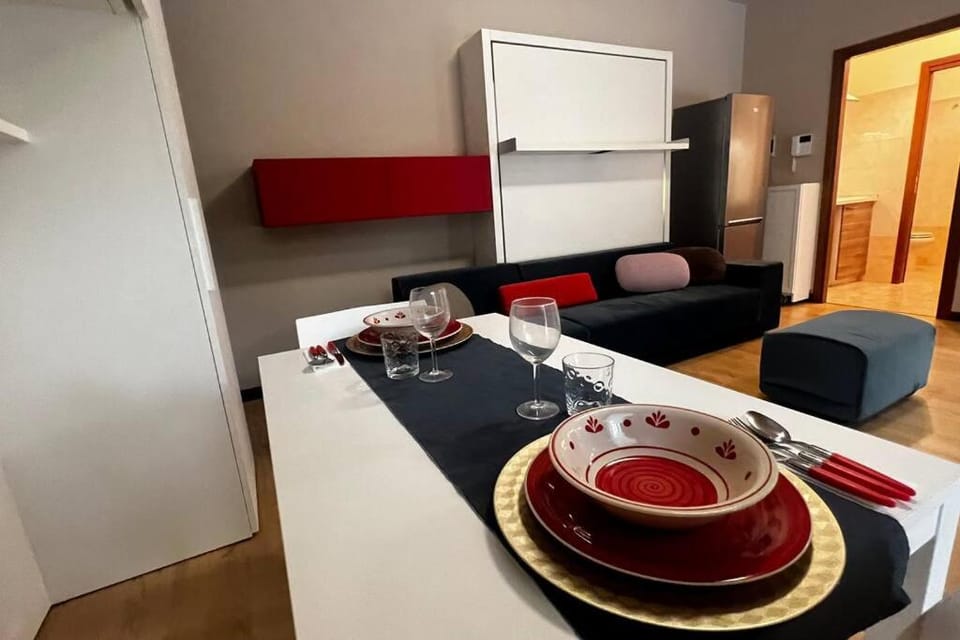 Urban House - Comfy Flat Navigli Milan Center Apartment in Milan
