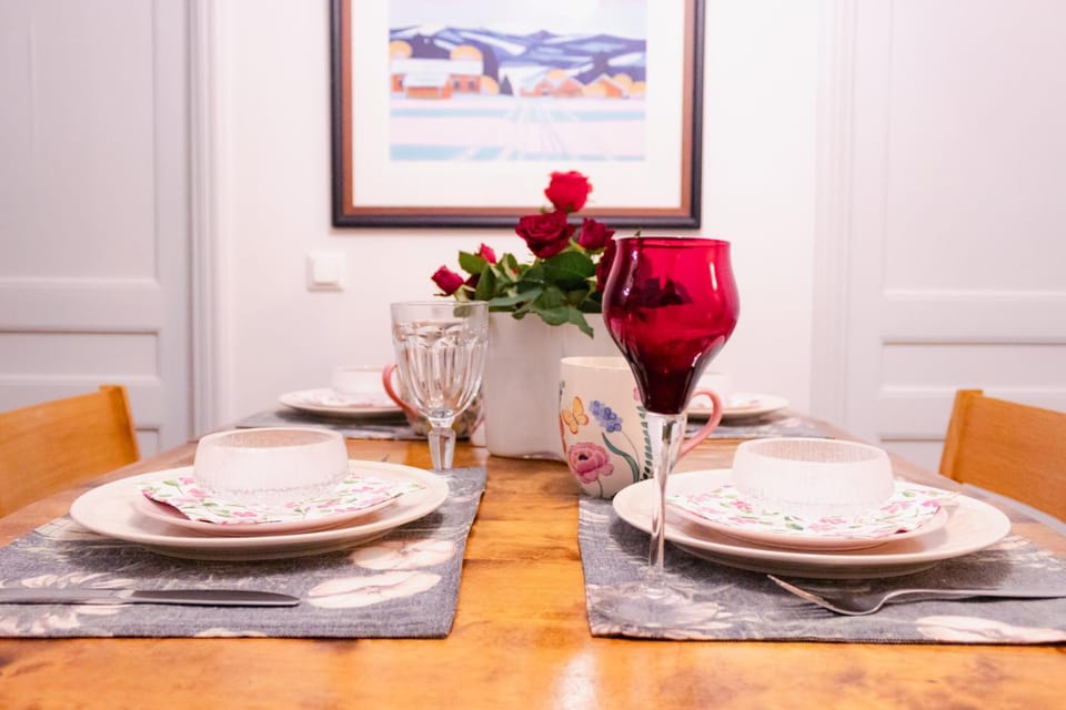 Food and drinks, Decorative detail, Dining area, Food