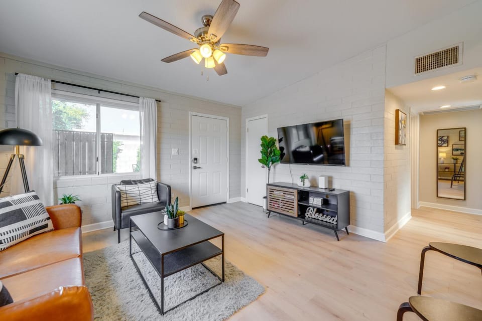 ASU Base! ~ 4 Mi to Old Town Scottsdale! House in Tempe