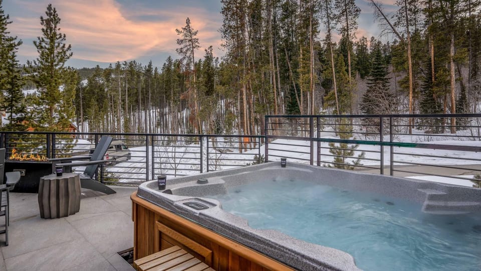 Hot Tub, View (from property/room), Balcony/Terrace