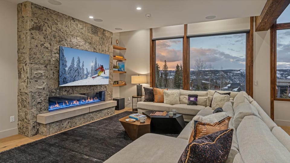 TV and multimedia, View (from property/room), Seating area, fireplace, furniture
