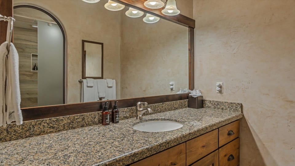 Bathroom, Bath, towels