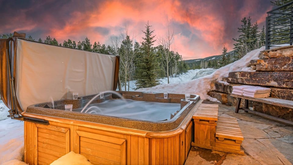 Patio, Winter, Hot Tub, towels