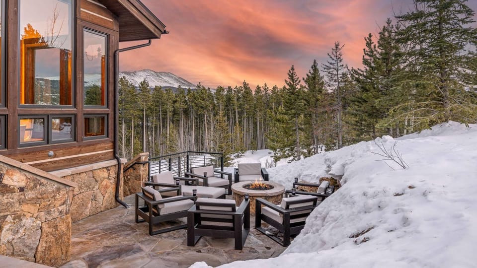 Patio, Winter, Mountain view