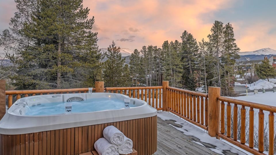 Hot Tub, Balcony/Terrace, towels