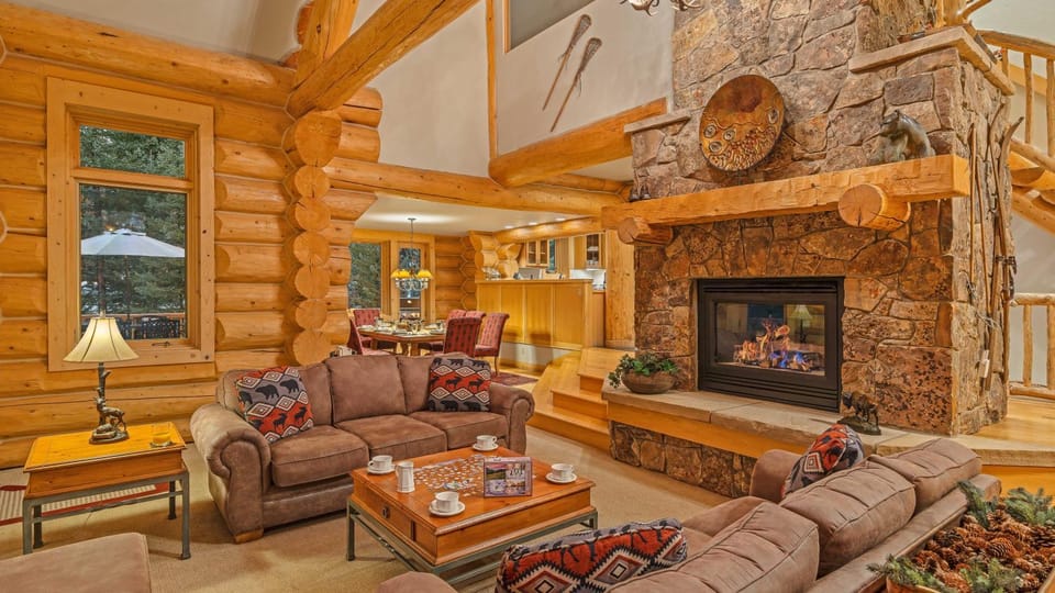 Living room, Seating area, fireplace