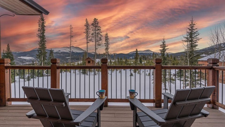 Balcony/Terrace, Seating area, Mountain view