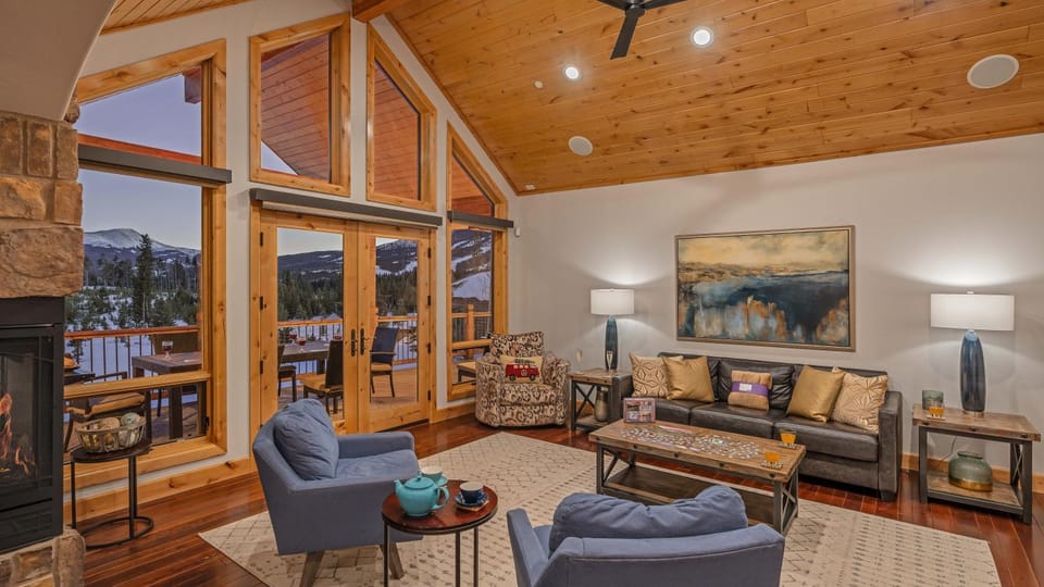 View (from property/room), Living room, Seating area, fireplace