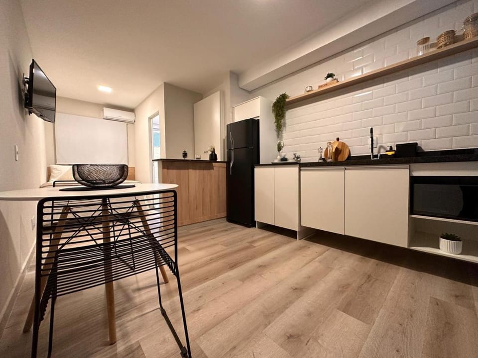 Kitchen or kitchenette, Dining area, Bedroom, minibar