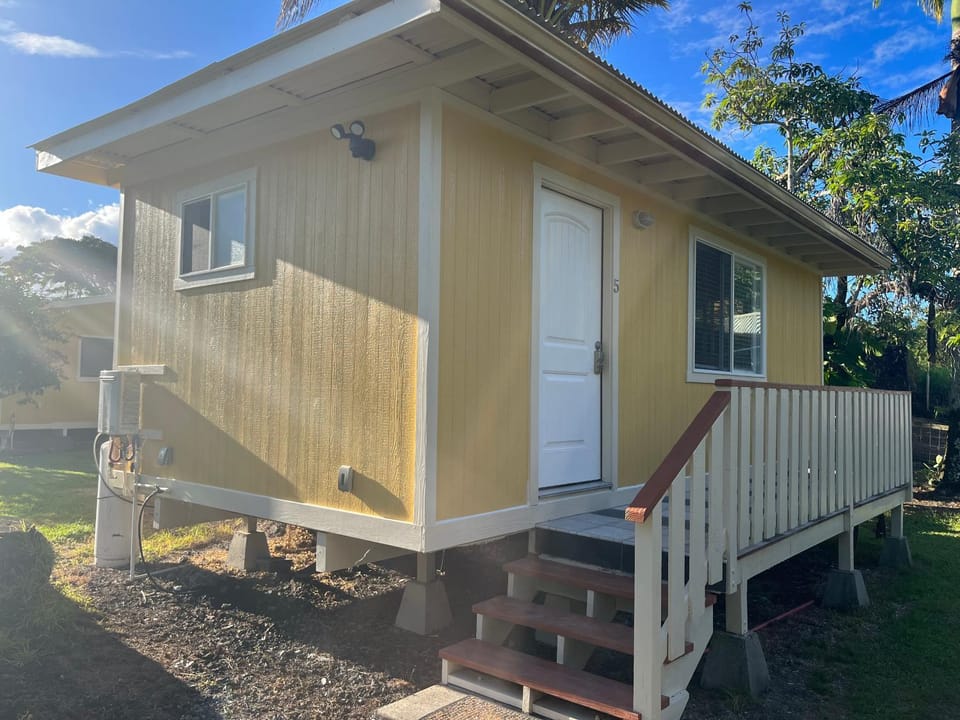 Aaron’s cottage Hotel in Hilo