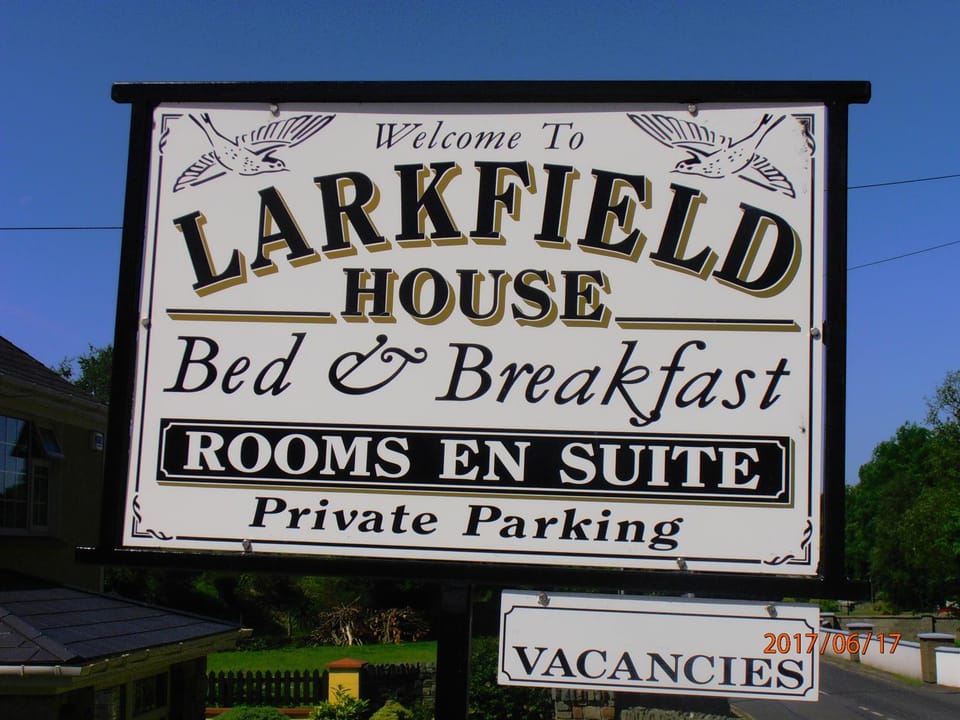 Facade/entrance, Property logo or sign, Bird's eye view, On site, Landmark view