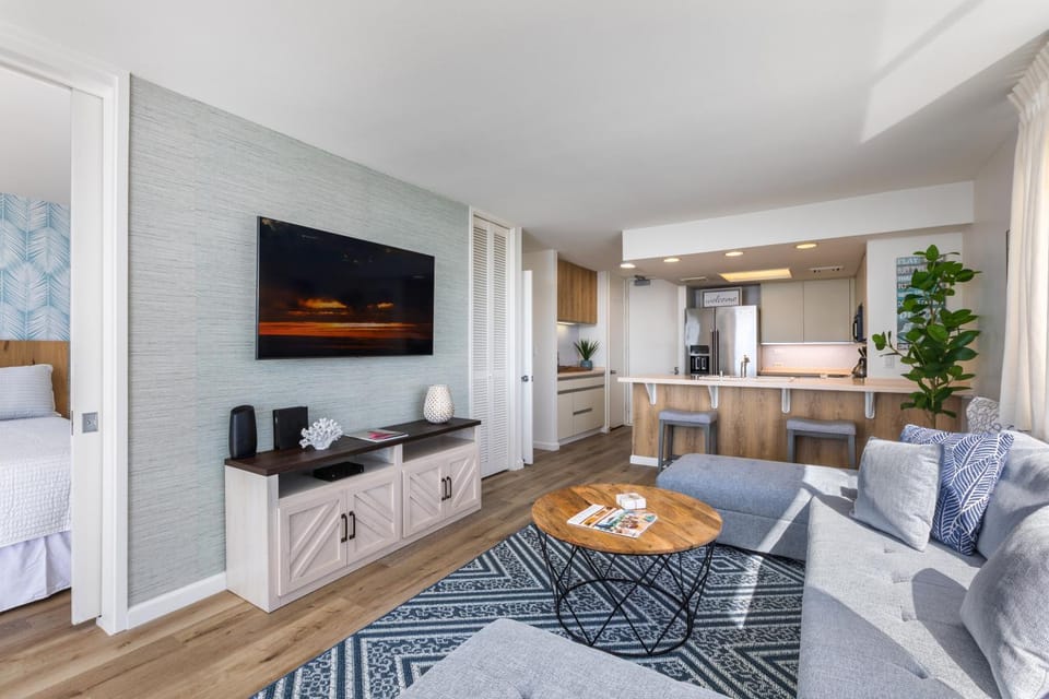 Ilikai Collection 12 Corner Oceanfront Condo with amazing views Apartment in Honolulu