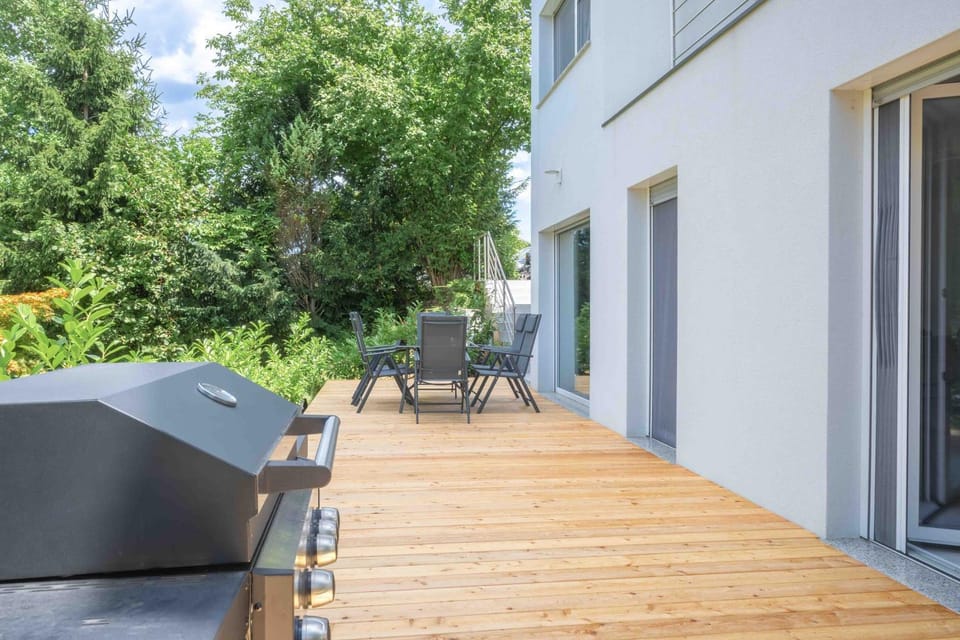 Patio, Day, Garden, Balcony/Terrace