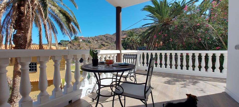 Patio, Natural landscape, View (from property/room), Balcony/Terrace