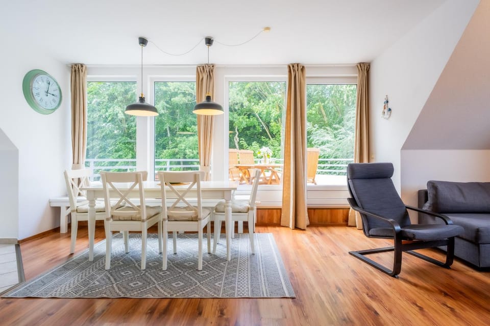 Living room, Seating area, Dining area