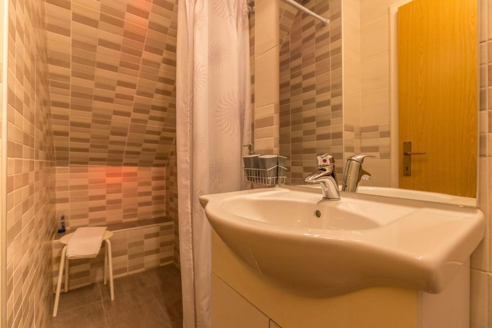 Apartments Lapis Apartment in Primorje-Gorski Kotar County