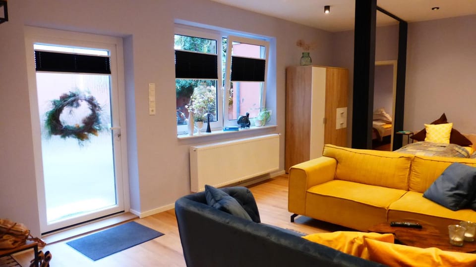 Facade/entrance, Living room, Seating area