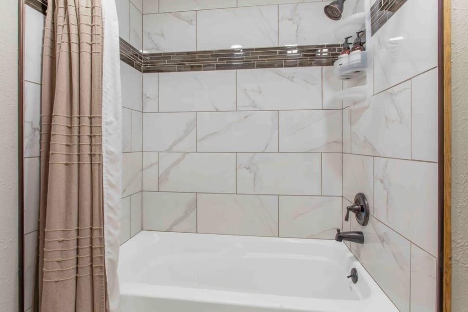 Stylish Uptown Butte Condo - 632 Apartment in Butte