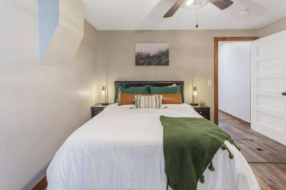 Stylish Uptown Butte Condo - 632 Apartment in Butte