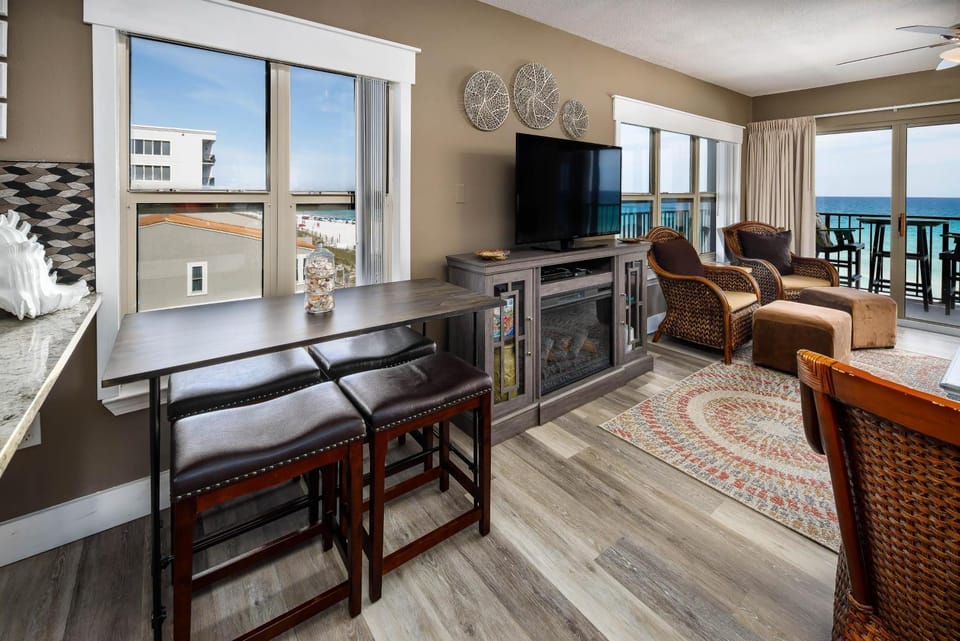Emerald Towers West 4000 - Ocean Kissed House in Okaloosa Island