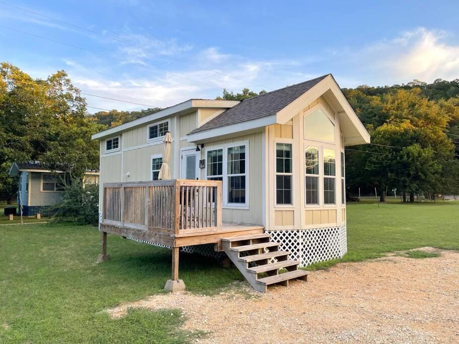 Pets Welcome Tiny House + Guadalupe River Access House in Canyon Lake