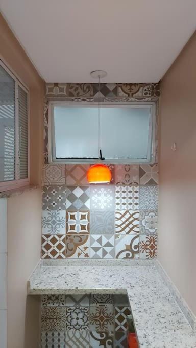 Apartamento encantador- 40 metros da praia e duas quadras do shopping Apartment in Santos