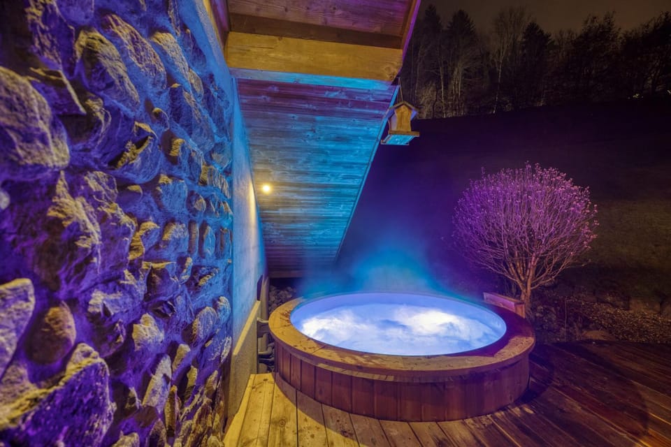 Night, Natural landscape, Hot Tub, Pool view, Swimming pool