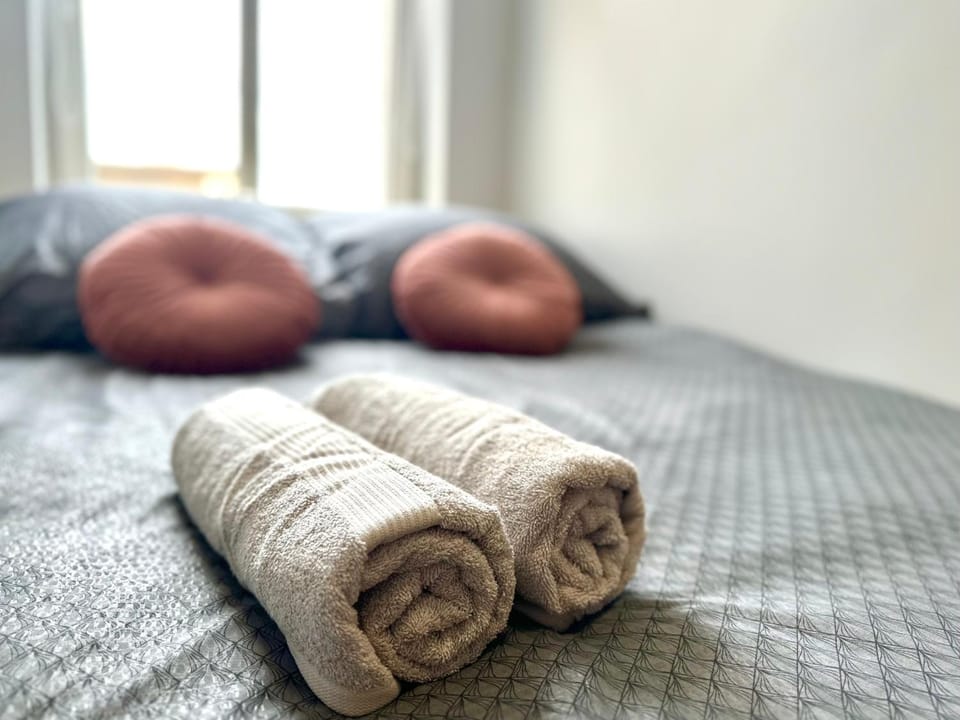 Bed, Photo of the whole room, towels