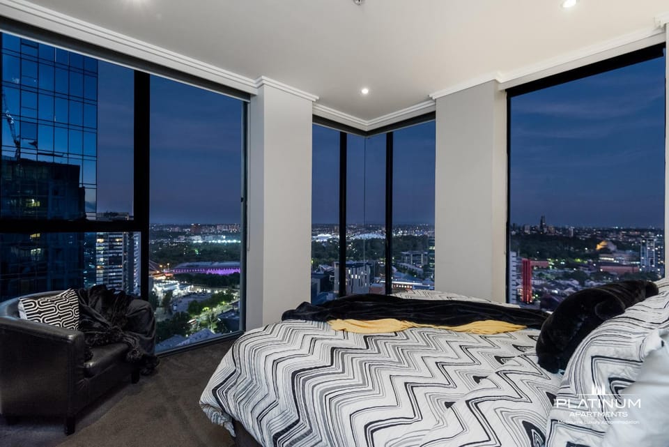 Platinum Luxury Stays The Grande Large 4 BRM 3 Bath Apt Apartment in Southbank