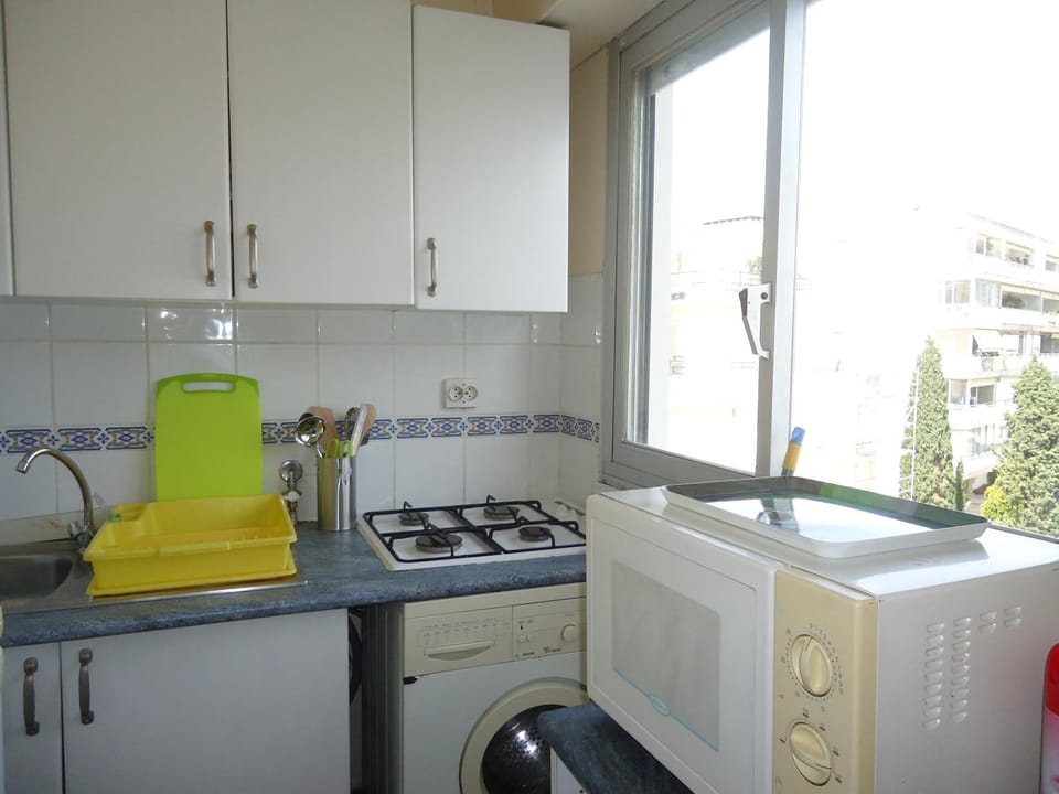 Kitchen or kitchenette, Area and facilities