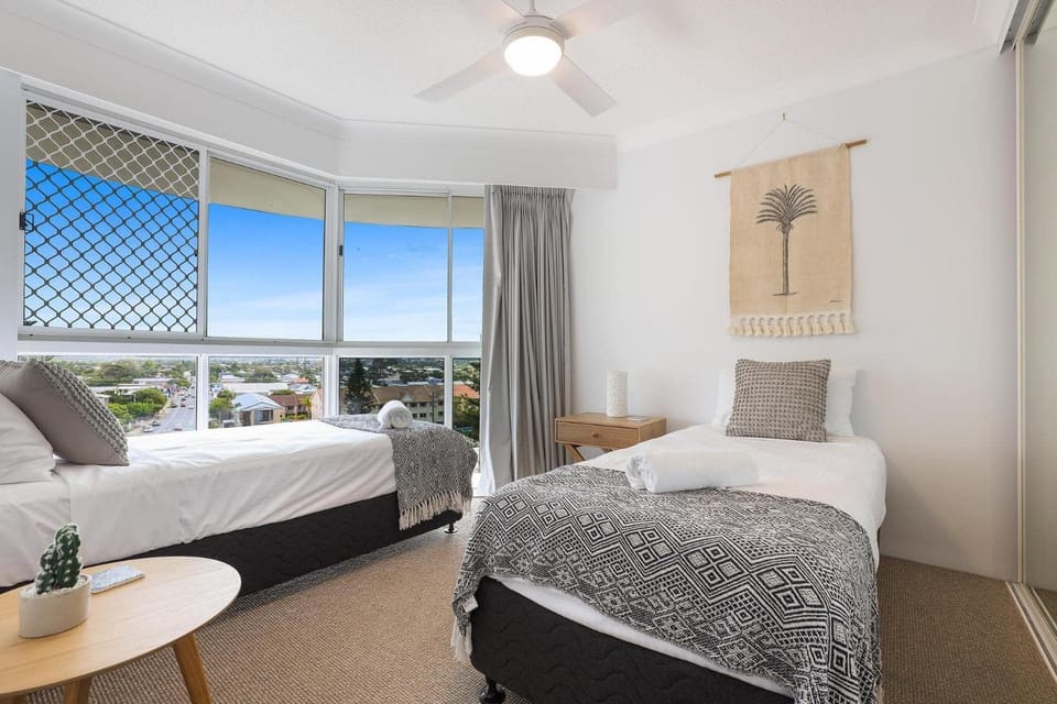 Burleigh Vista Apartment - Views Apartment in Burleigh Heads