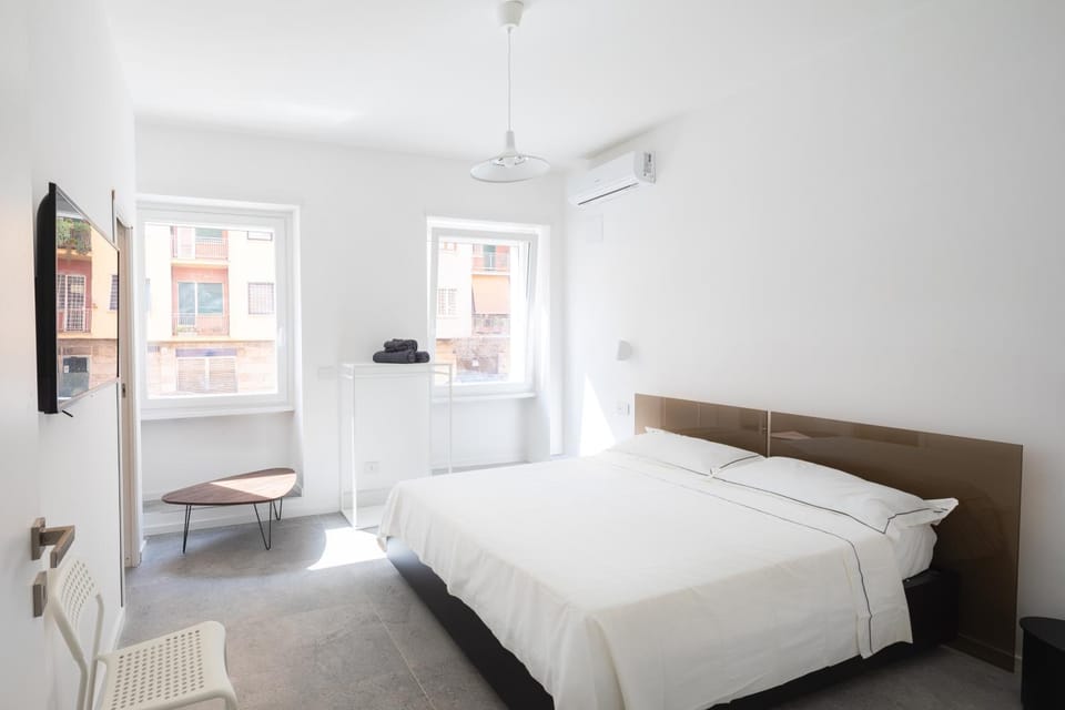 TV and multimedia, Photo of the whole room, Bedroom, air conditioner