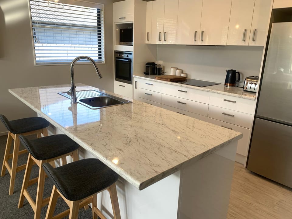 Kitchen or kitchenette, dishwasher, minibar, pet friendly, stove, toaster
