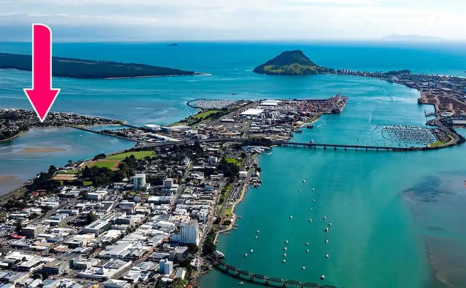Tauranga Villa - Big, Beautiful Villa on the Water! Villa in Tauranga