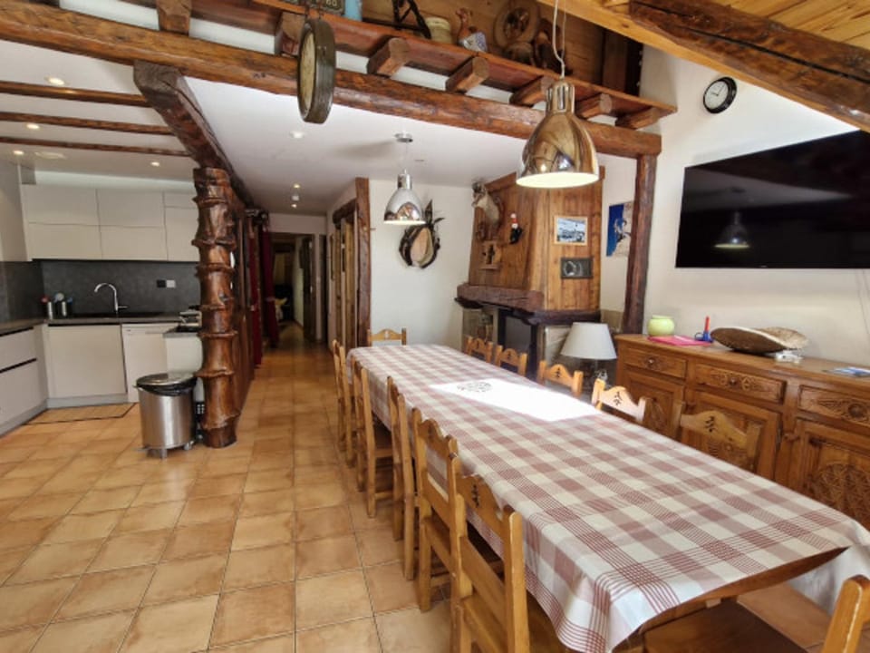 Chalet 11 pers, 5 ch, pied des pistes, balcon, parking, Wi-Fi, cheminée, Serre Chevalier - FR-1-762-27 Apartment in Saint-Chaffrey