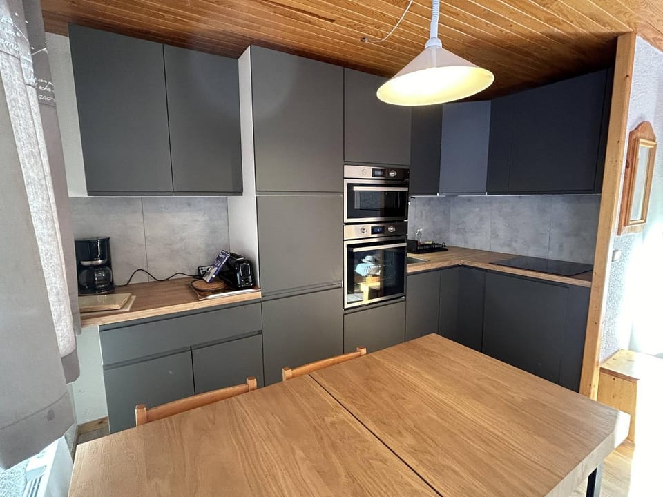 Appartement famille Méribel, proche pistes, balcon, casier à skis - FR-1-355-238 Apartment in Les Allues