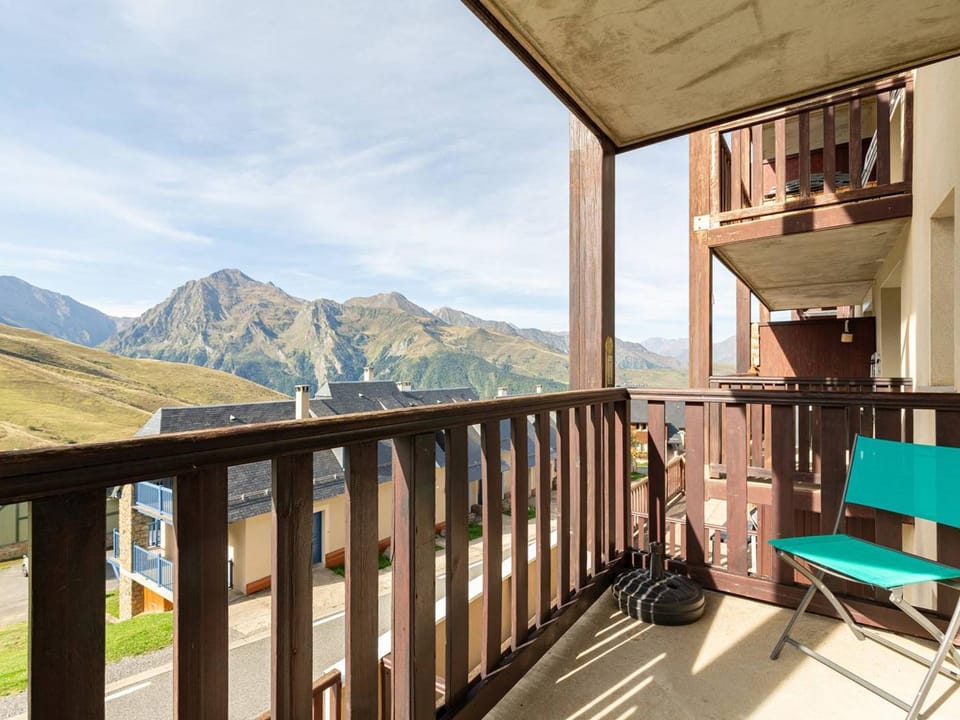 Charmant Appartement 6 Pers, Pieds des Pistes avec Navette, Parking Gratuit - FR-1-695-35 Apartment in Catalonia