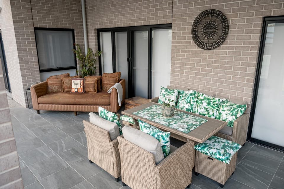 Patio, Dining area