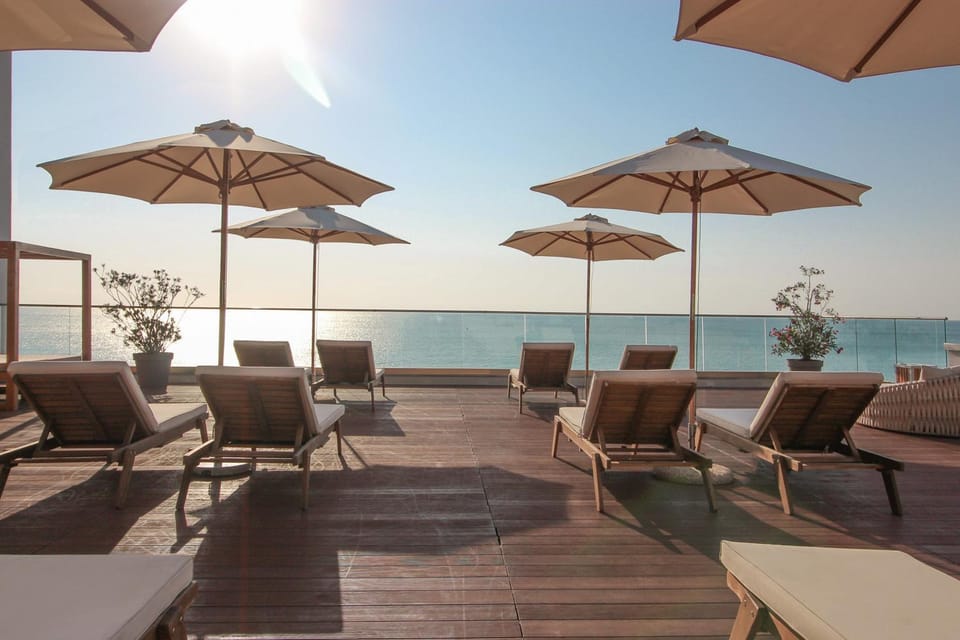 Balcony/Terrace, sunbed