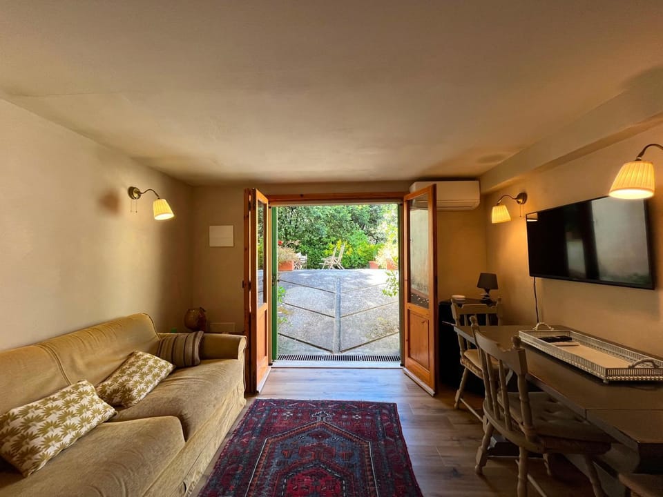 Bilocale a due passi dal mare immerso nel verde Apartment in Tuscany