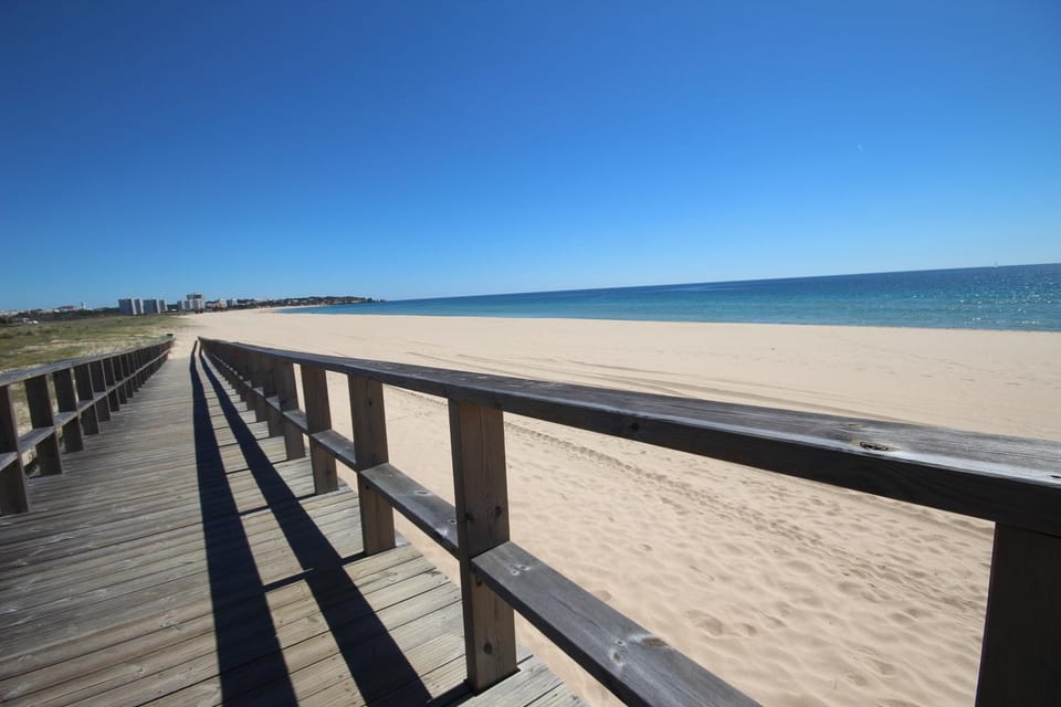 Nearby landmark, Natural landscape, Beach, Internal: Not applicable to any particular room