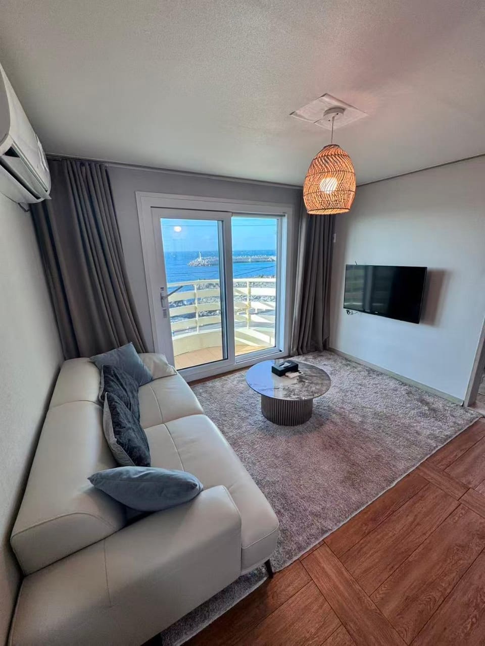 TV and multimedia, Living room, Bedroom, air conditioner