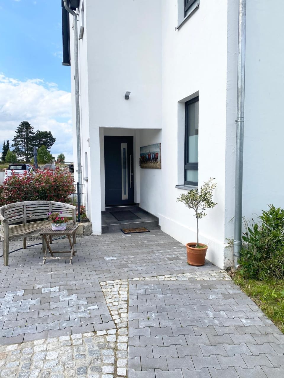 Facade/entrance