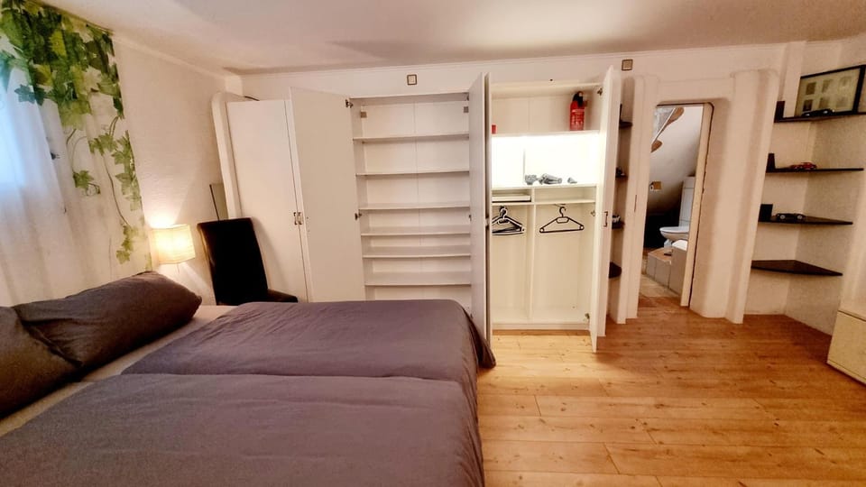 Bedroom, wardrobe
