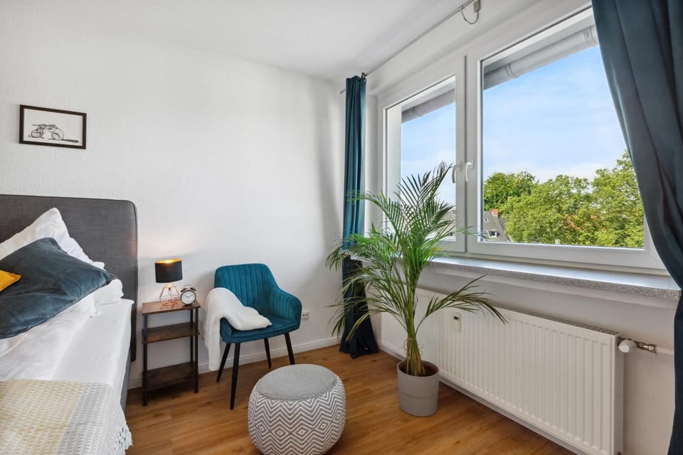 Bed, View (from property/room), Photo of the whole room, Seating area, Bedroom