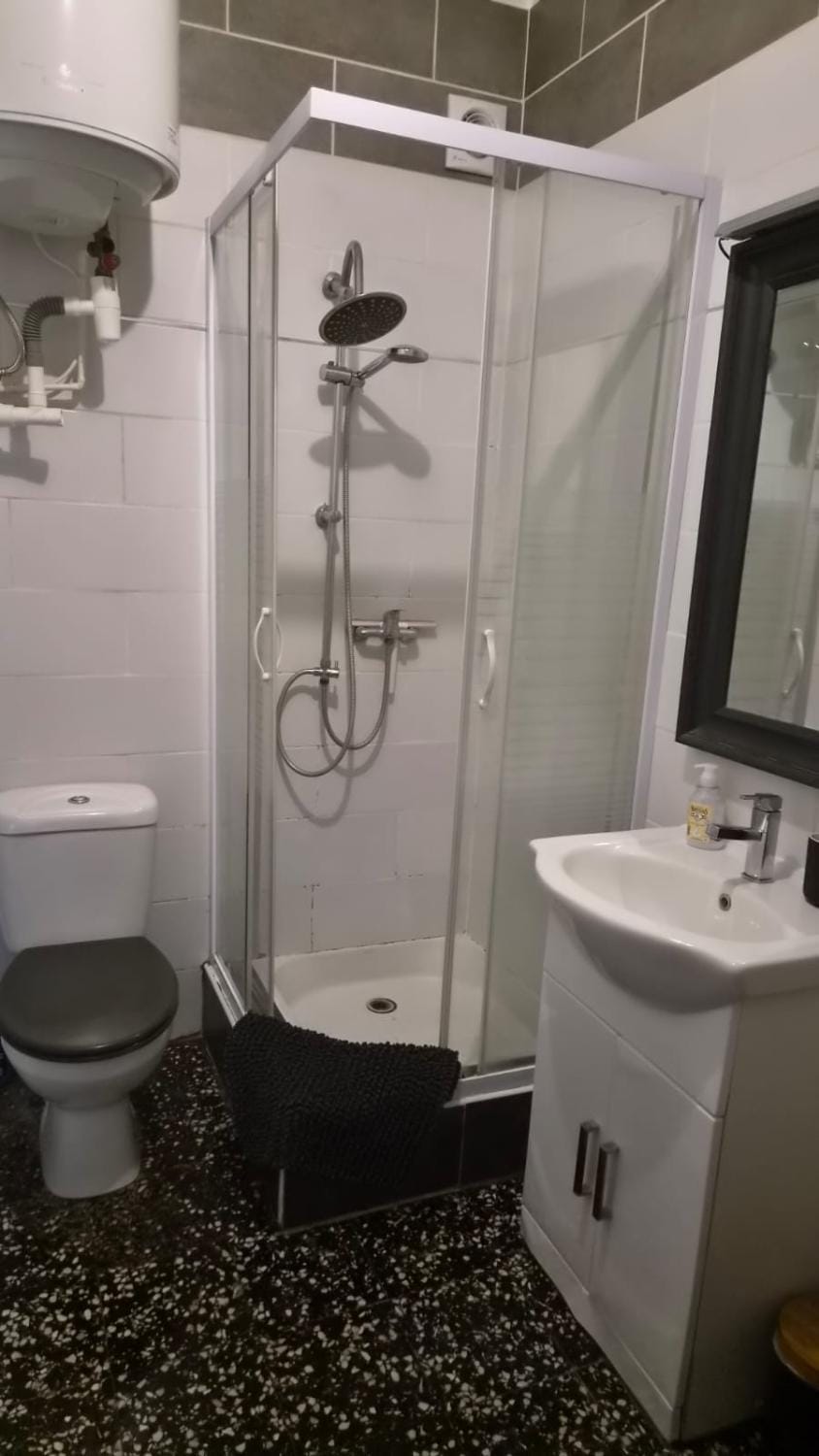 Appartement au coeur du quartier de la Roquette Apartment in Arles
