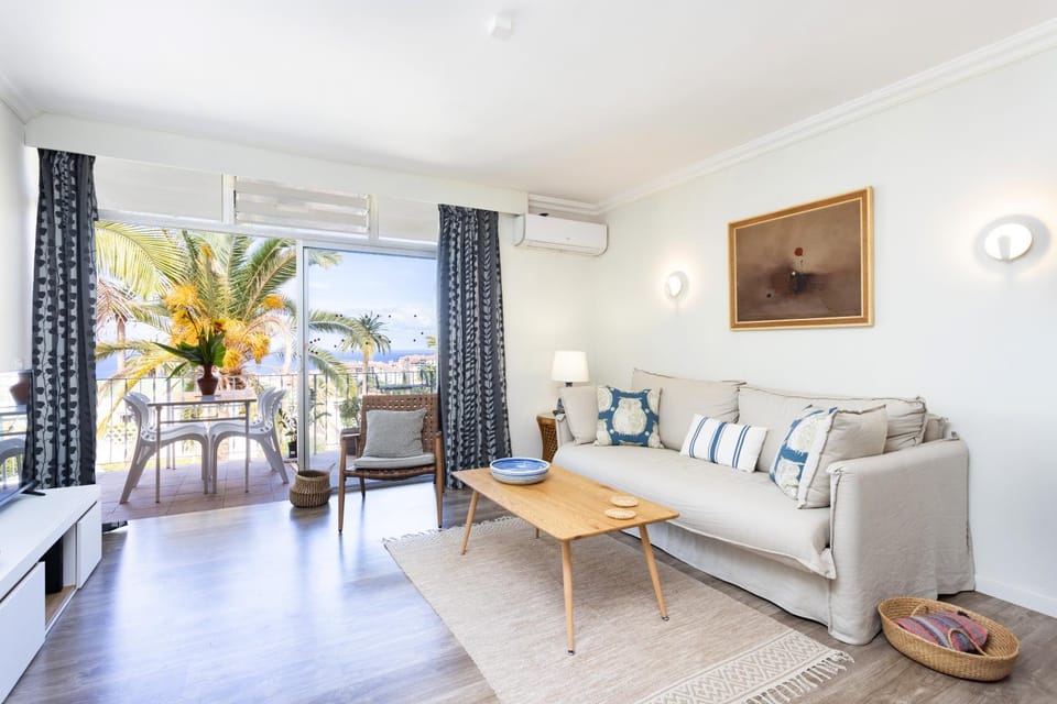 Living room, Sea view