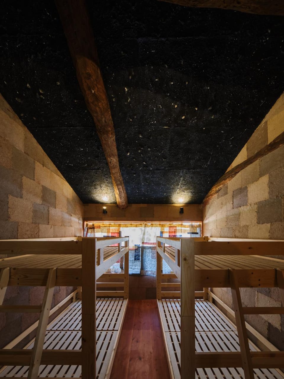Bedroom, bunk bed