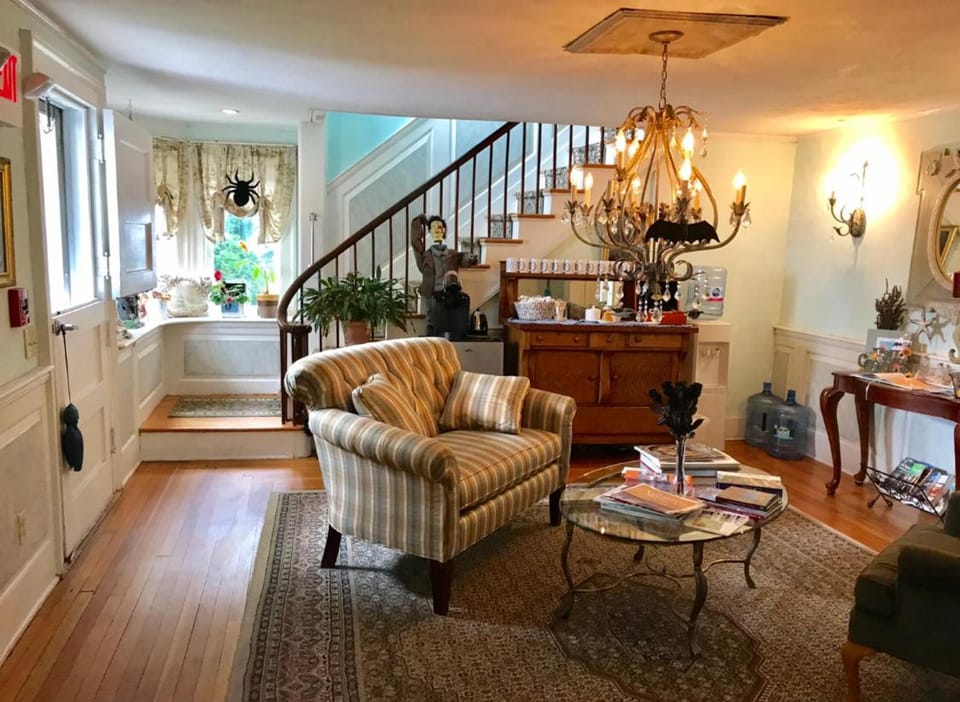 Scranton Seahorse Inn Bed and Breakfast in Madison