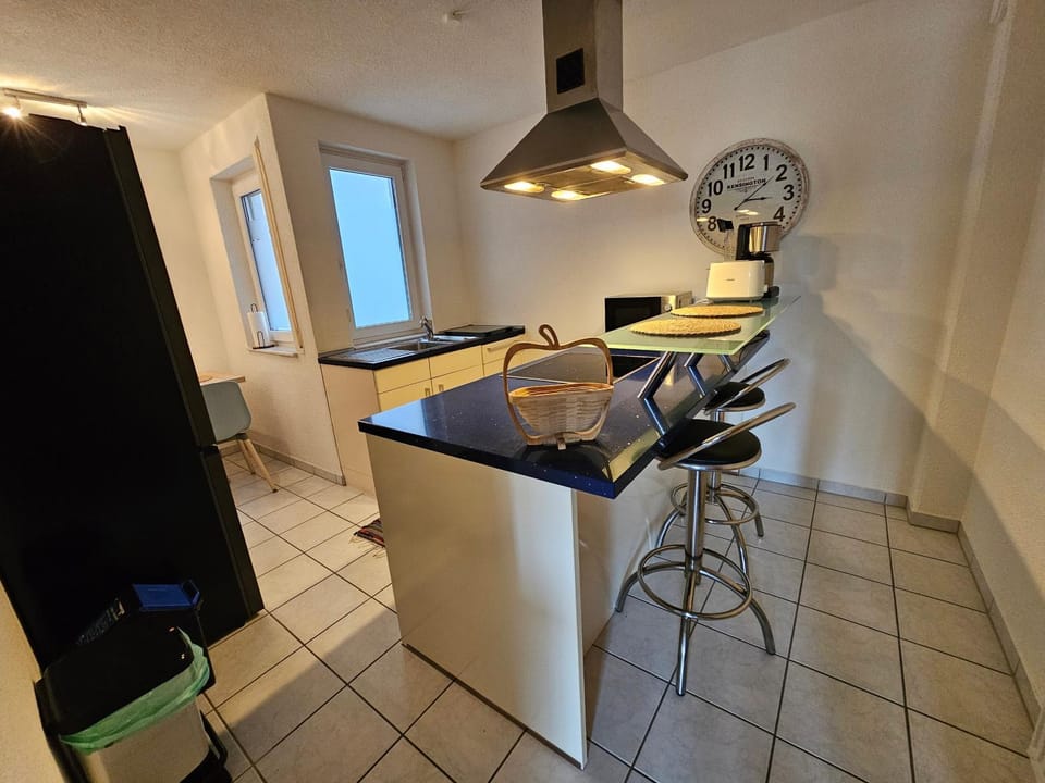Kitchen or kitchenette, Dining area, Food, dishwasher, stove